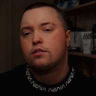 Jeppe É